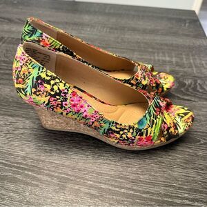 Dex Flex tropical print heels size 7.5